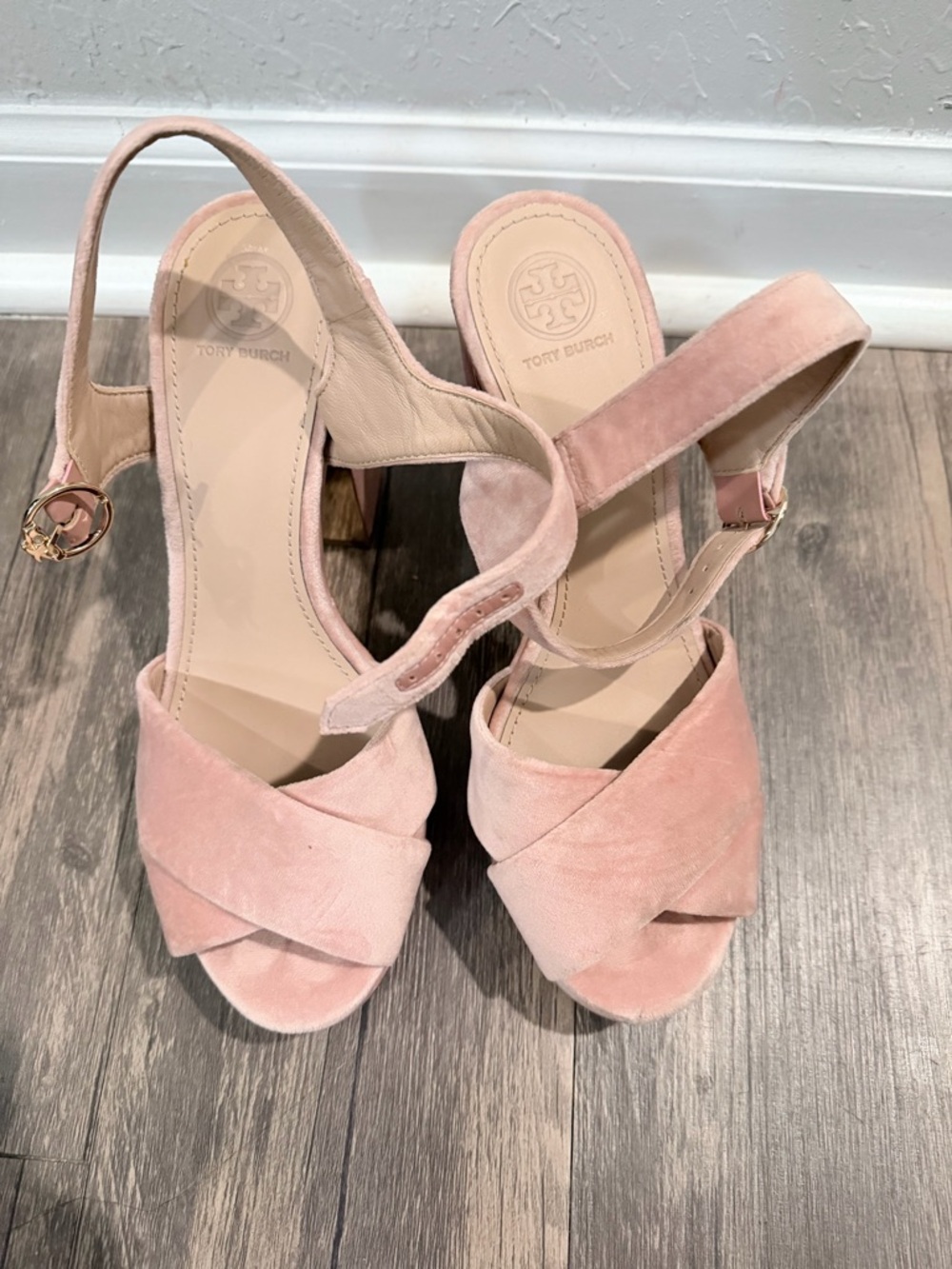 Tory Burch Womens Velvet Loretta Pink Suede Platform heels